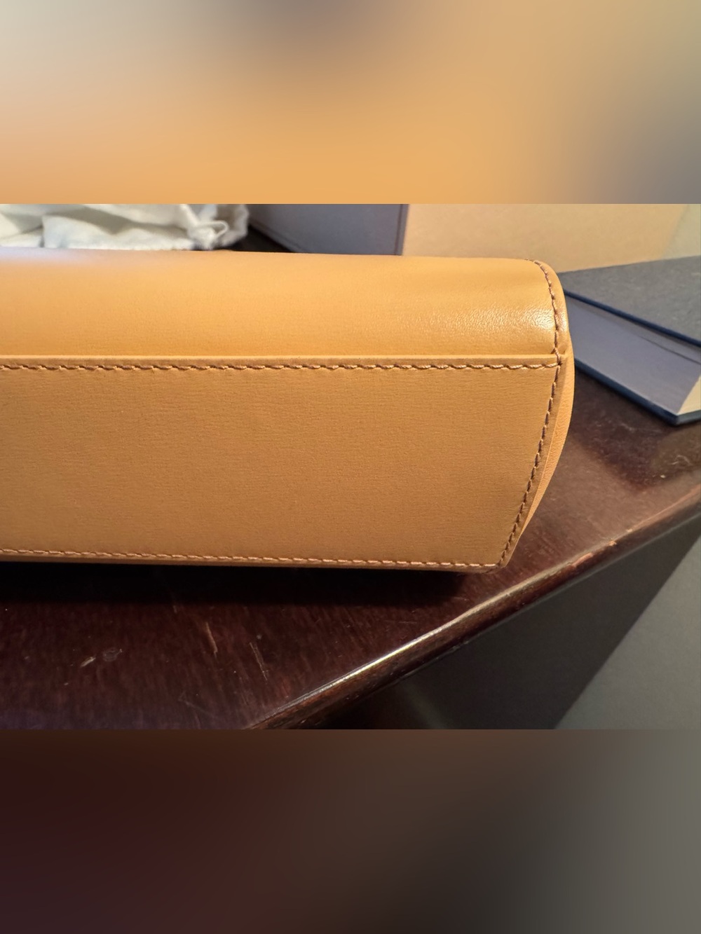 Bottega crème/tan clutch - Picture 10 of 16